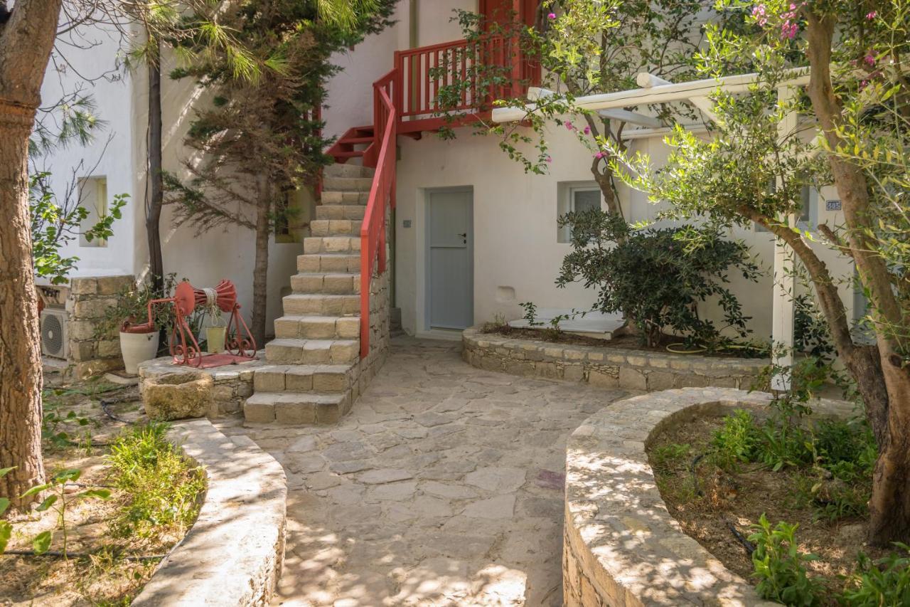Thalassitra Private Pool Suites Adamantas  Exterior foto