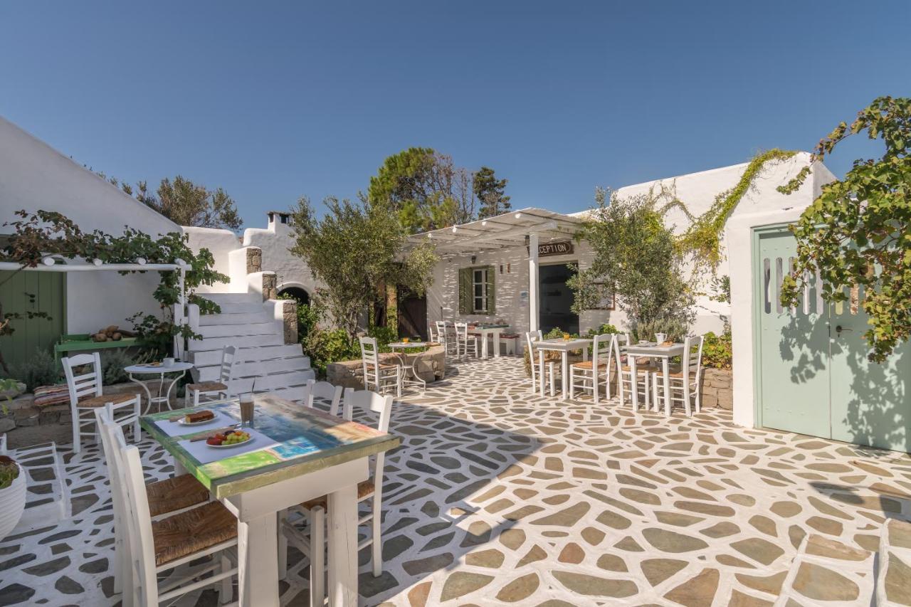 Thalassitra Private Pool Suites Adamantas  Exterior foto