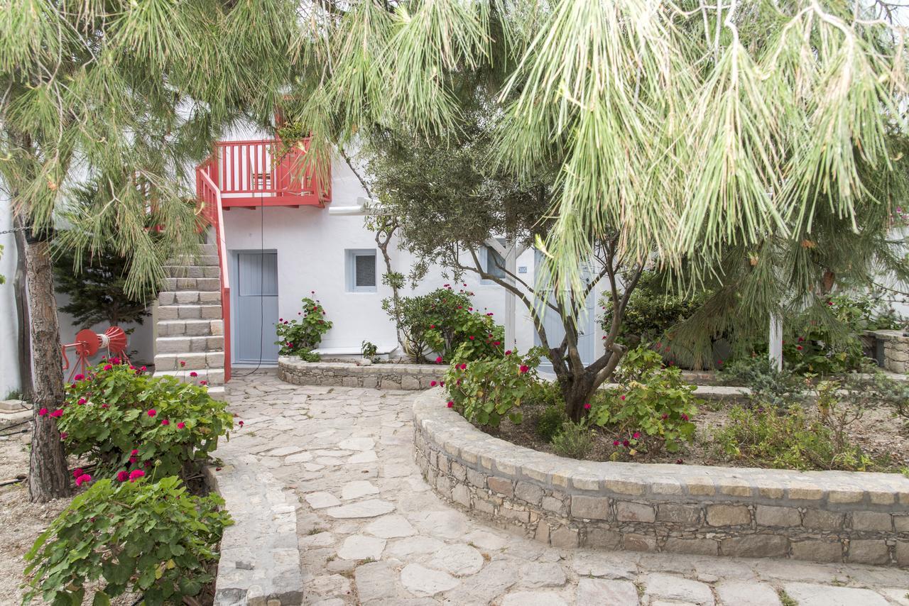 Thalassitra Private Pool Suites Adamantas  Exterior foto